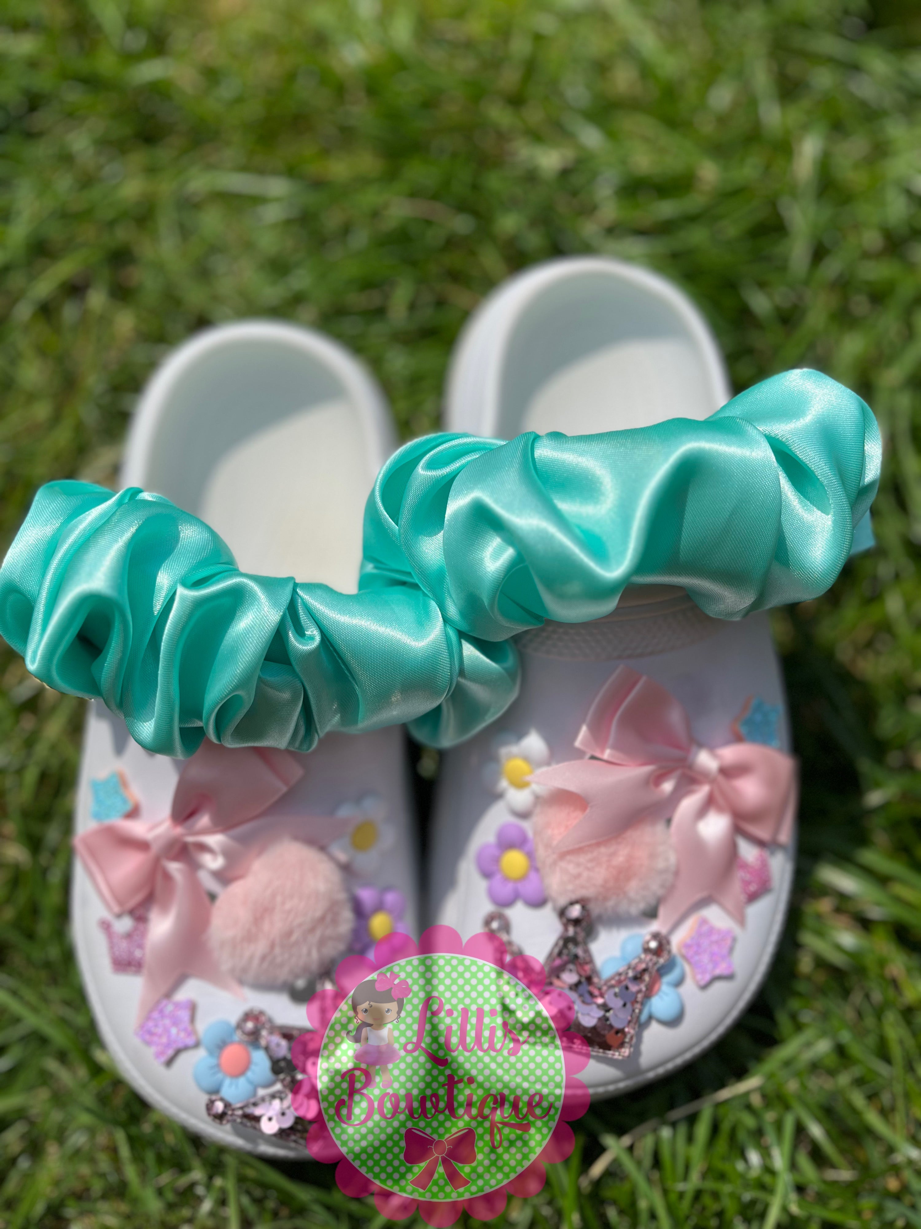 Croc strap scrunchies