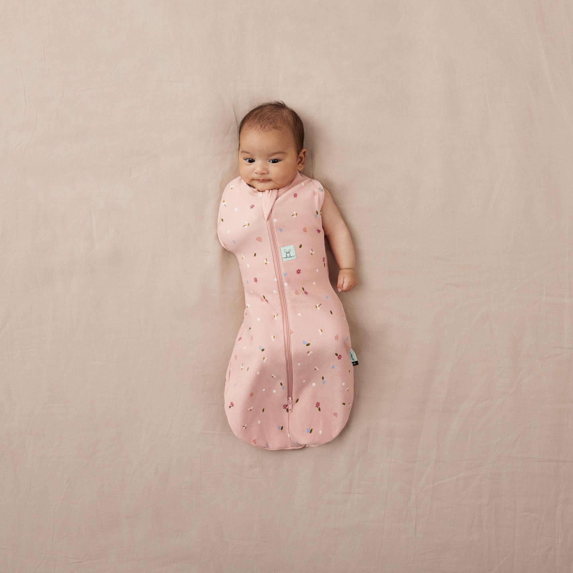ergoPouch - Organic Summer Cocoon Swaddle Sleeping Bag - Daisy 0.2 TOG