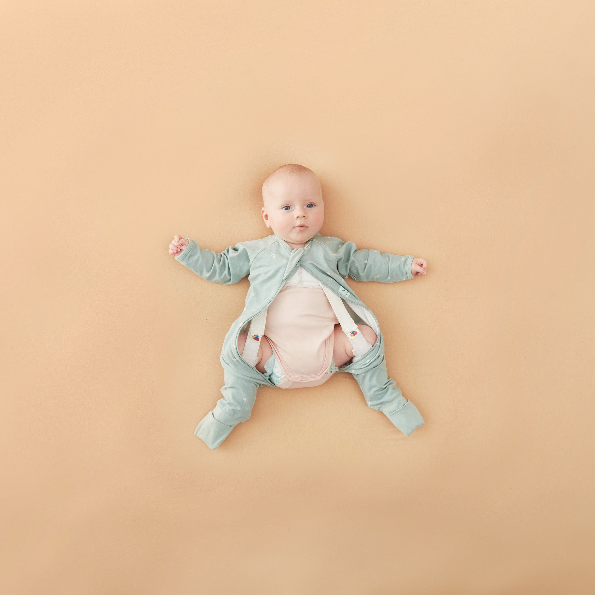 ergoPouch - Organic Layers Long Sleeve Babygrow Sage - Mild 0.2 TOG
