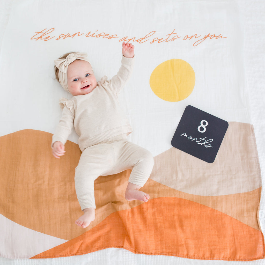 Lulujo - Single Cotton Swaddle & Cards Gift Set- Sun Rise