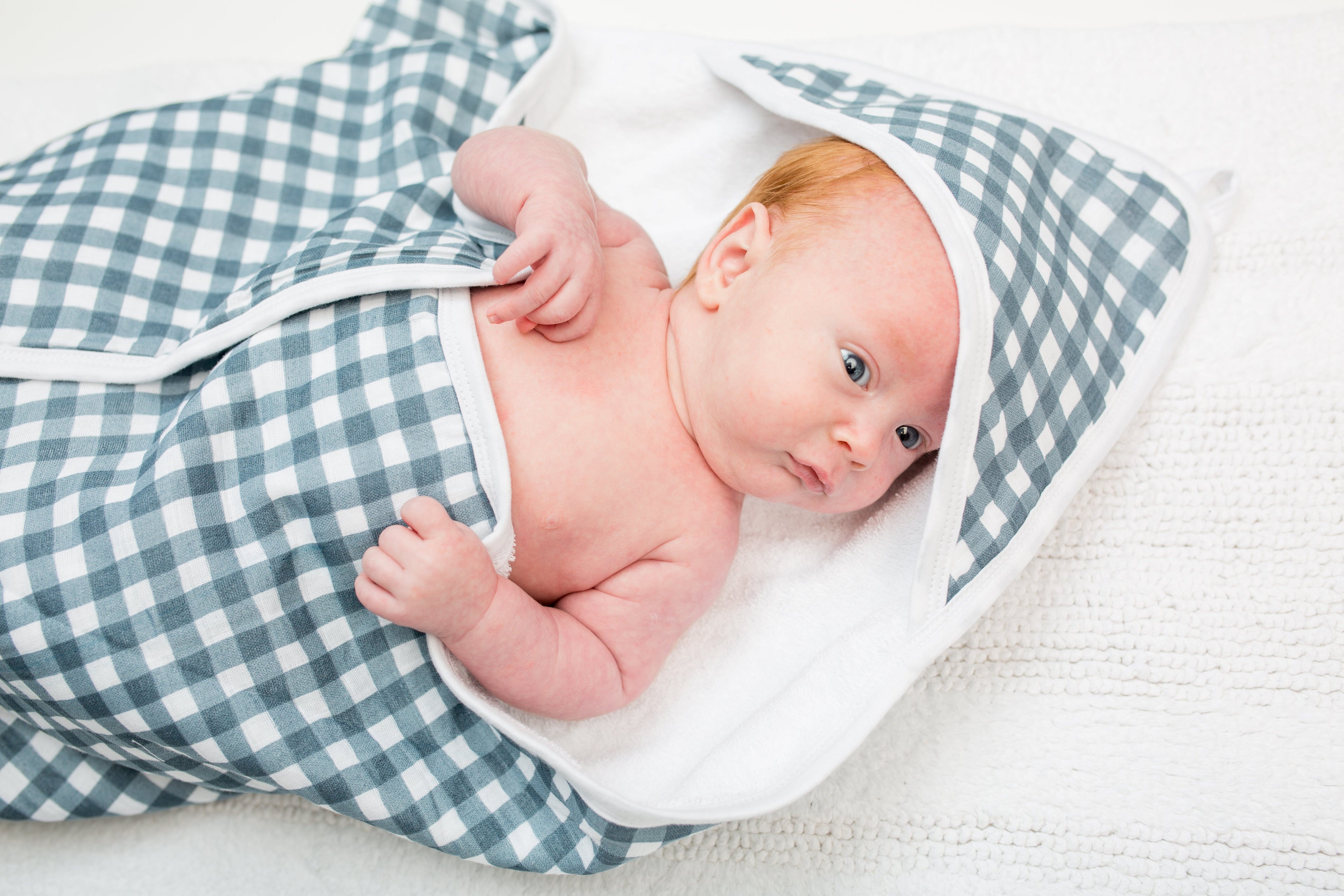Lulujo - Hooded Towel - Navy Gingham