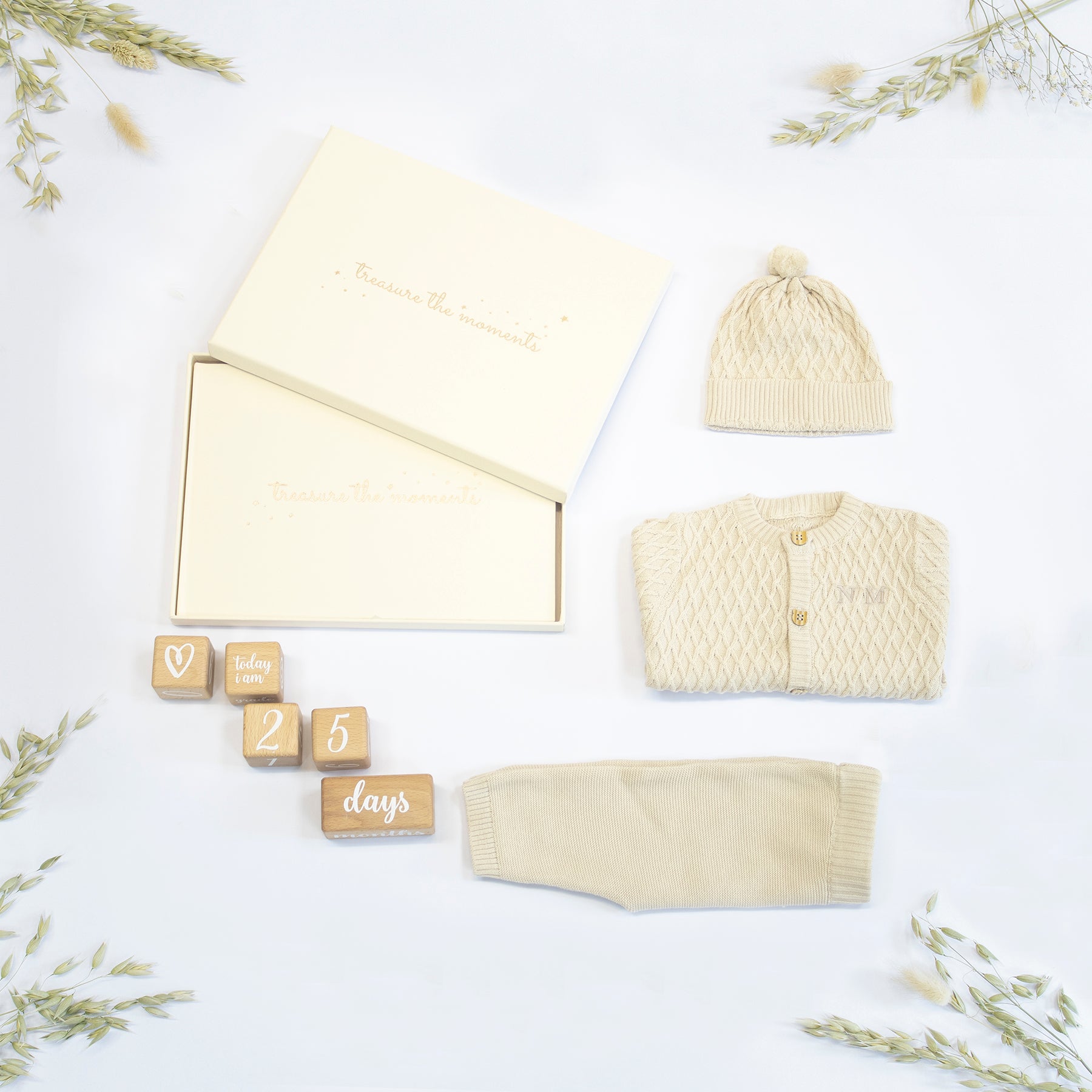 HELLO BABY GENDER NEUTRAL GIFT SET